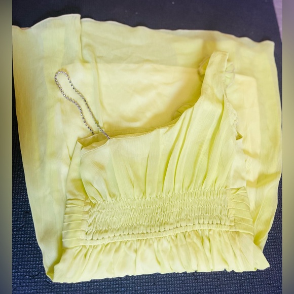 Sexy off shower with floral one shoulder and crystal string on the other. XS-S - Picture 6 of 11